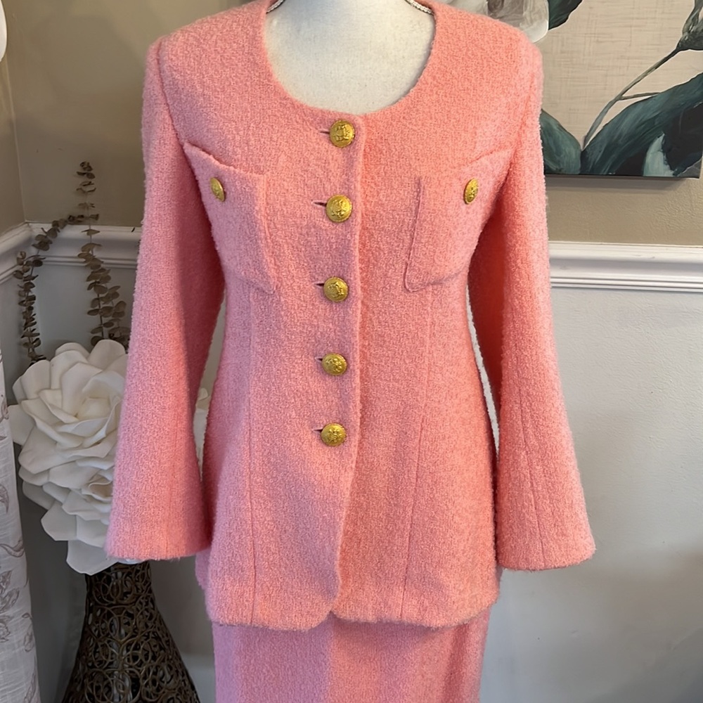 BANU Paris Wool Vintage Bubblegum Pink Blazer & Skirt Set Gold Buttons Sz 10 - Picture 2 of 13